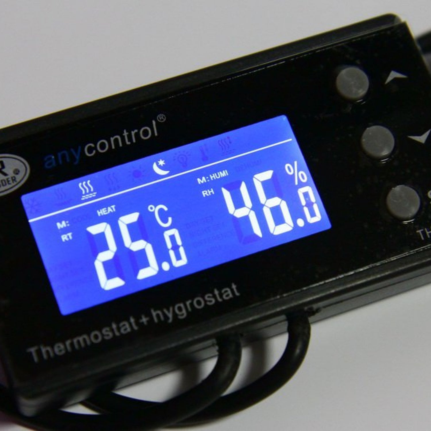 Терморегулятор с гигрометром Ringder ТР-221